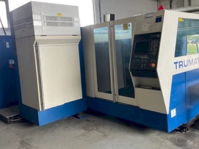 Vooraanzicht van TRUMPF Trumatic L3050 machine