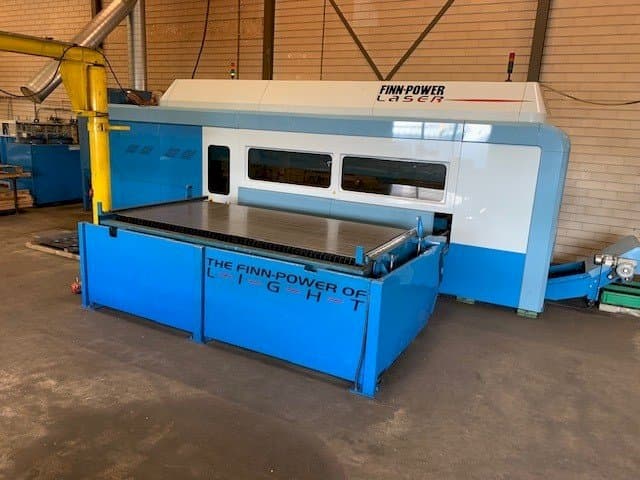 Vooraanzicht van Finn-Power FPL6-BL machine