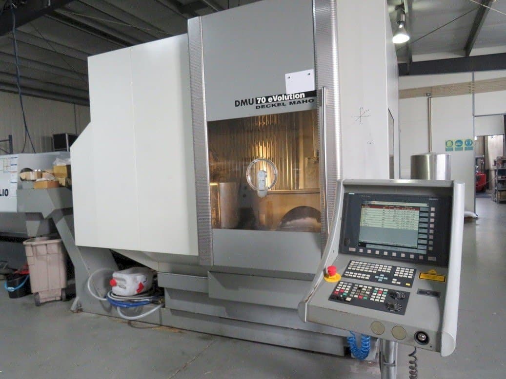 Vooraanzicht van DECKEL MAHO DMU 70 eVolution machine
