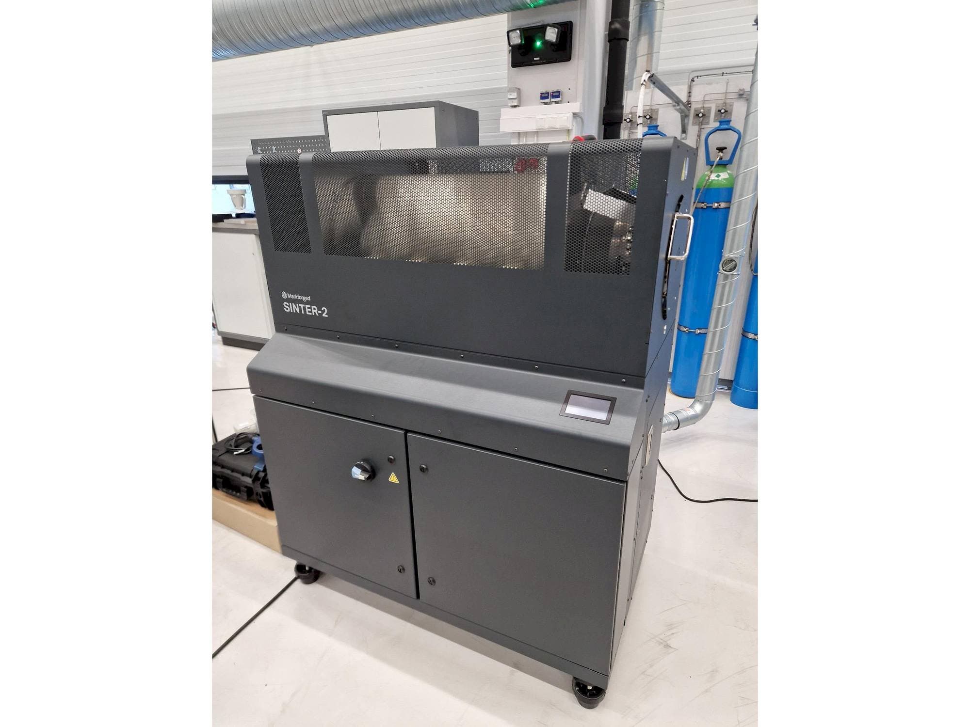 Vooraanzicht  van MARKFORGED Metal X  machine