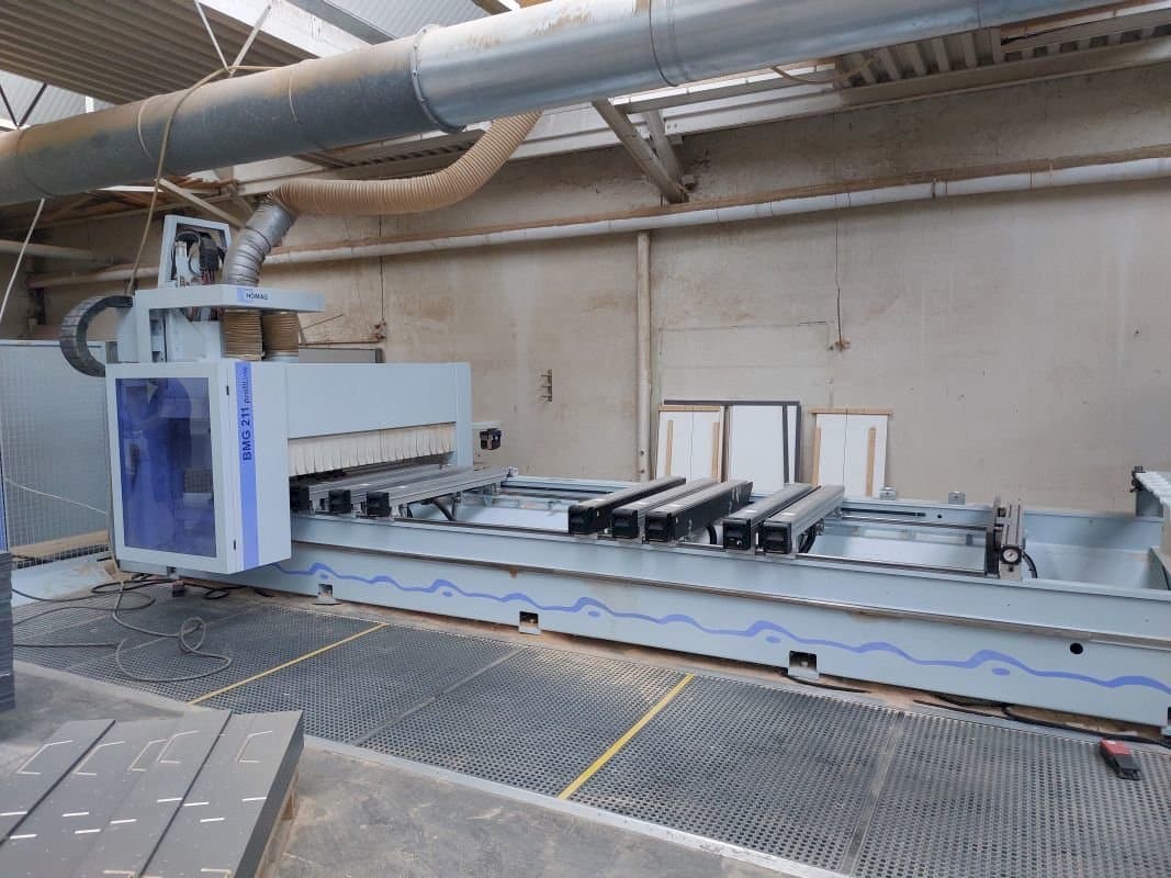 Vooraanzicht  van HOMAG PROFI BMG211 / 45 / 15 / K  machine