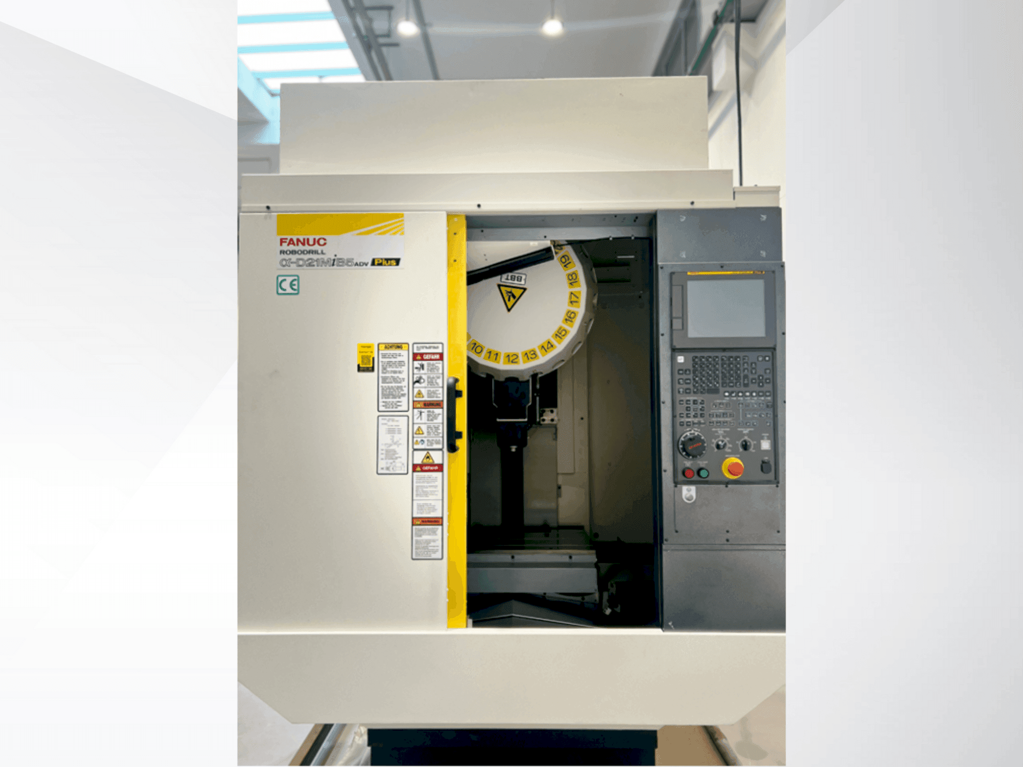 Vooraanzicht van FANUC α-D21MiB5ADV Plus machine