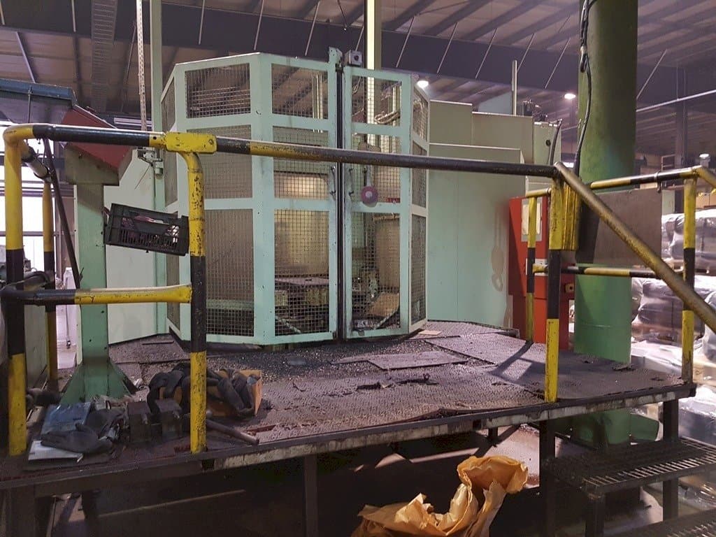 Vooraanzicht van HELLER BEA3 machine