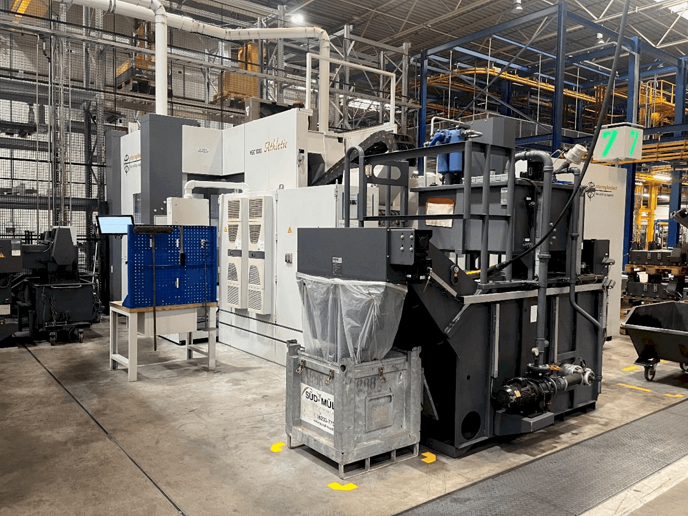 Rechts zijaanzicht van Heckert HEC 1000 machine