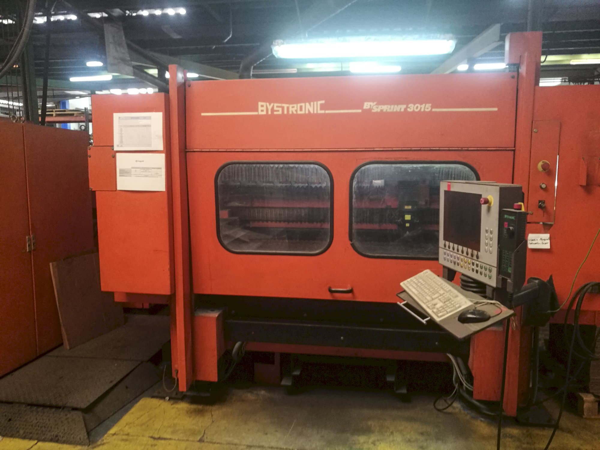 Vooraanzicht van Bystronic BySprint 3015 machine