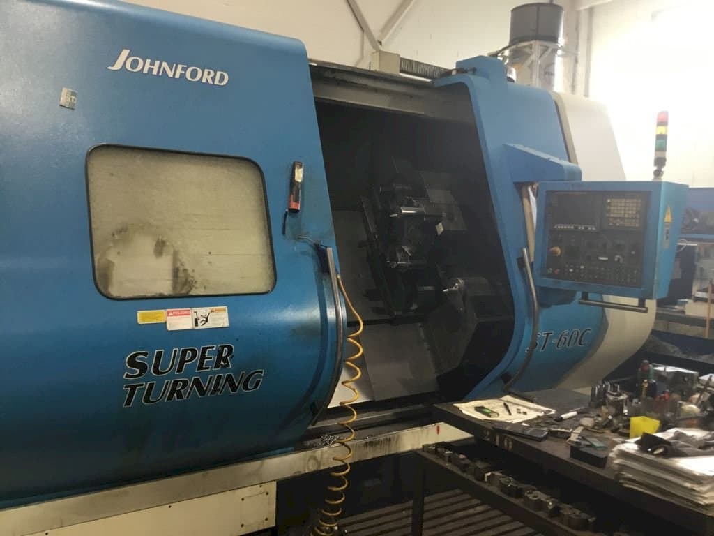 Vooraanzicht  van Johnford ST-60C  machine