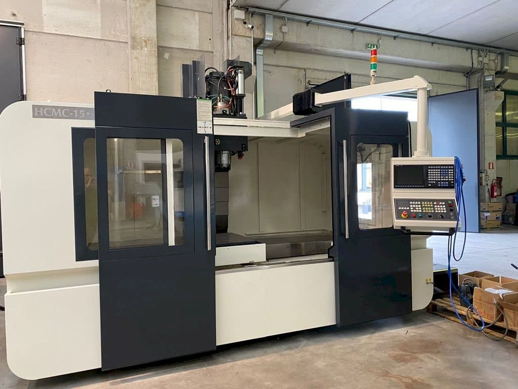 Vooraanzicht van Hartford HCMC-15 machine