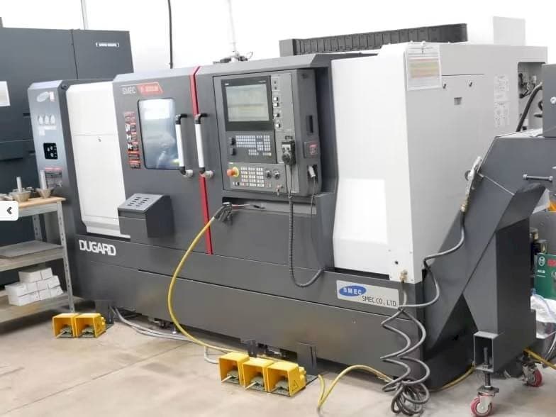 Vooraanzicht van SMEC SL3000LM machine