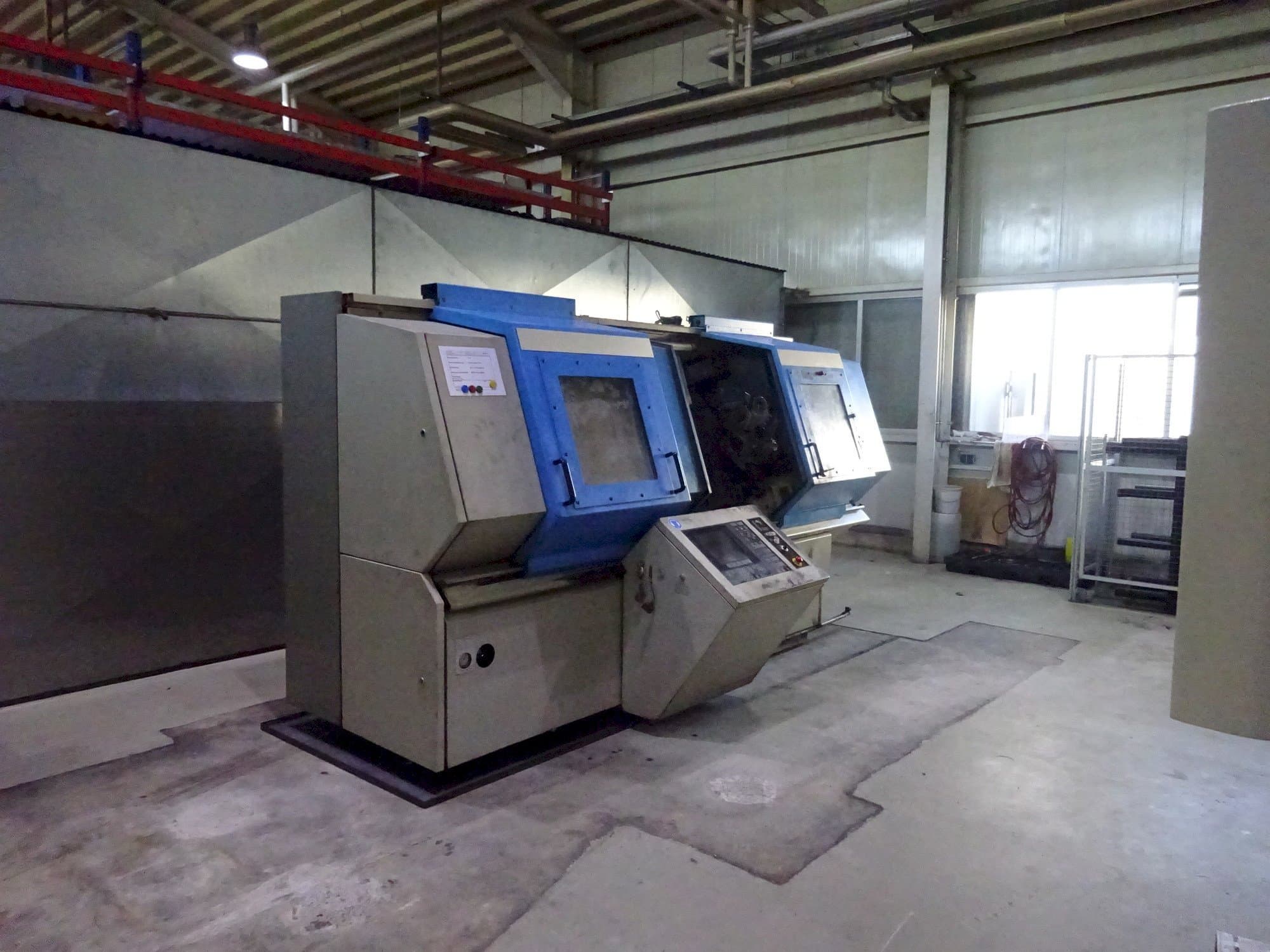 Vooraanzicht van BOEHRINGER VDF 180 C machine