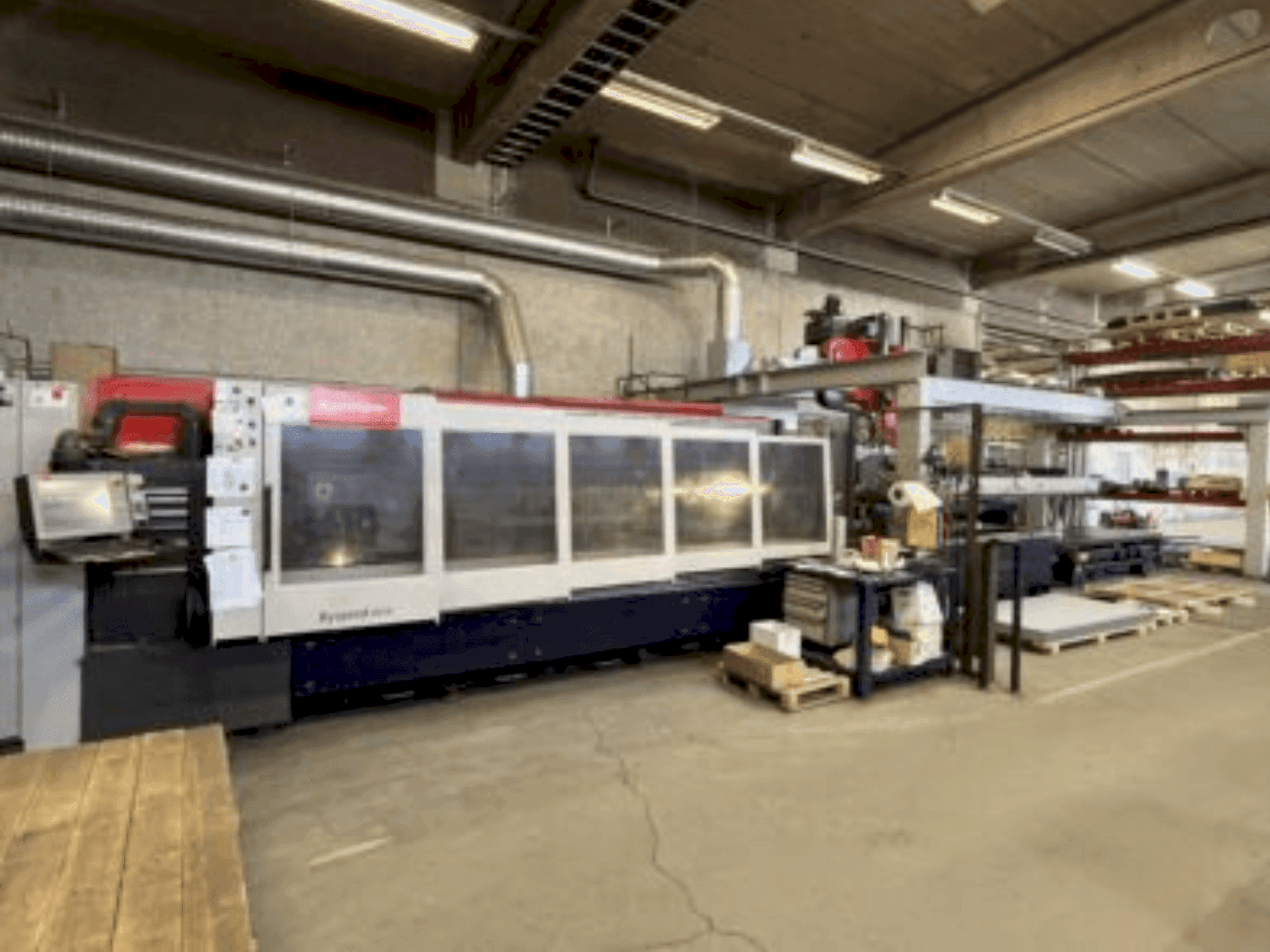 Vooraanzicht van Bystronic Bysprint 3015 machine