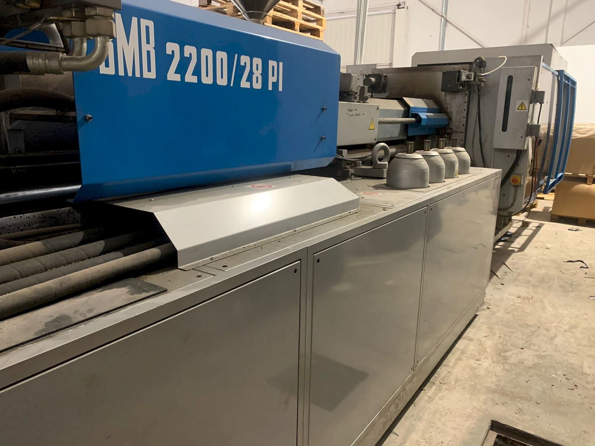 Vooraanzicht van BMB KW28PI-2200 machine
