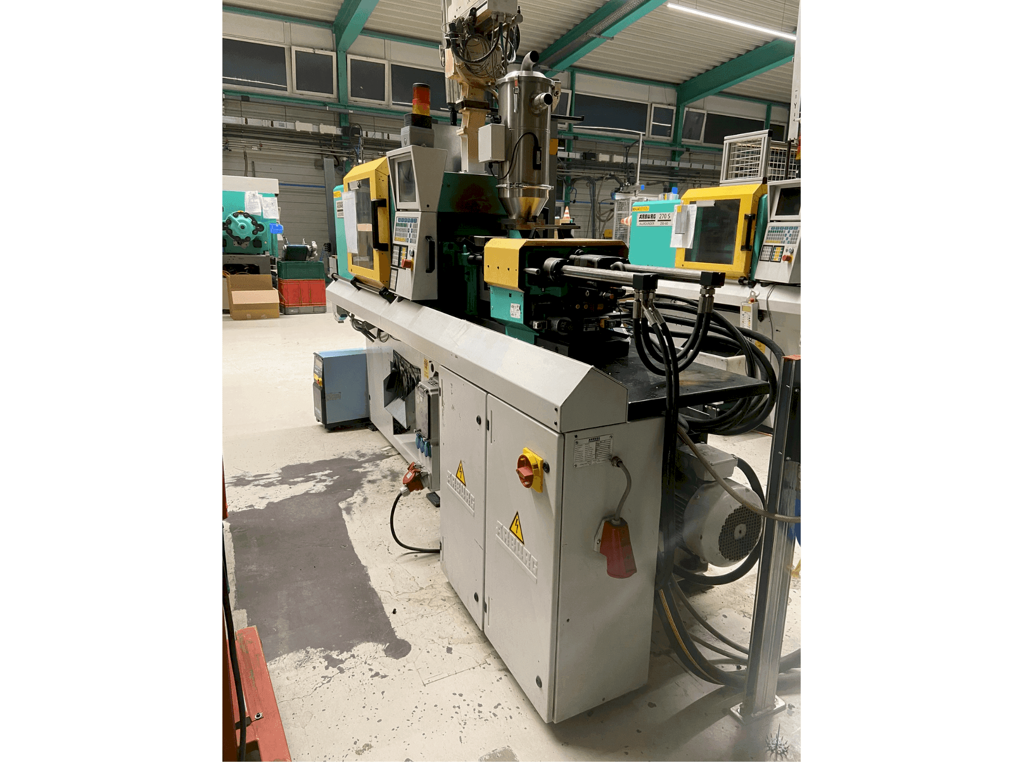 Rechts zijaanzicht van Arburg 220 S 250-60 machine