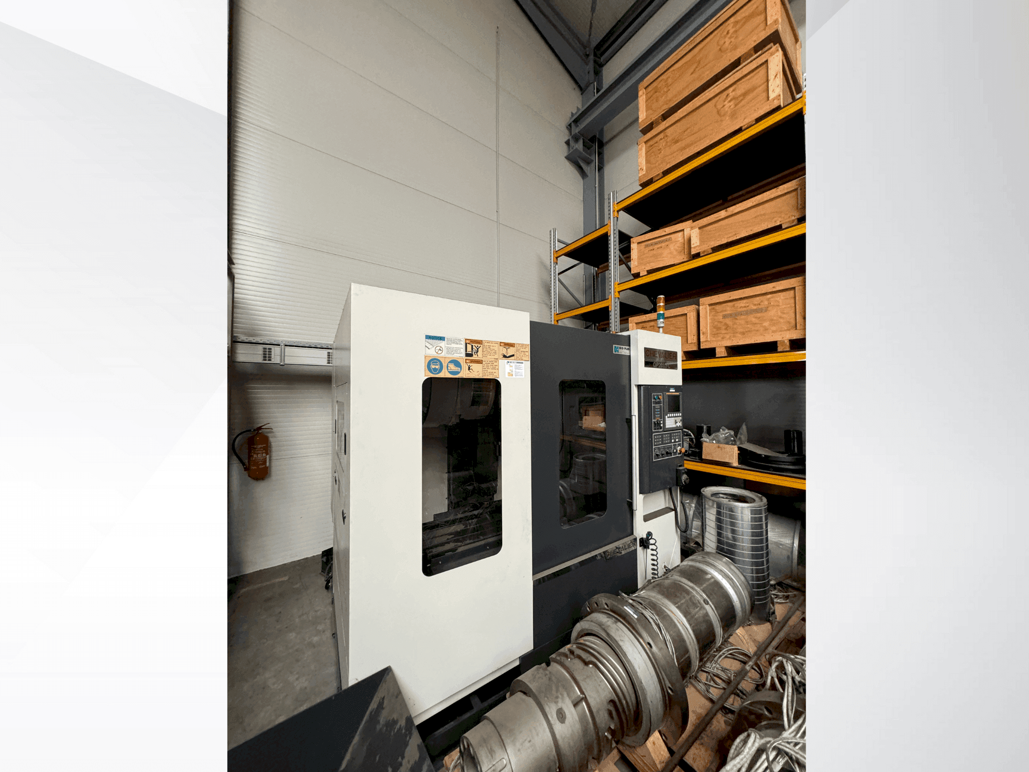 Vooraanzicht van Chevalier QP2033-L (2015) machine
