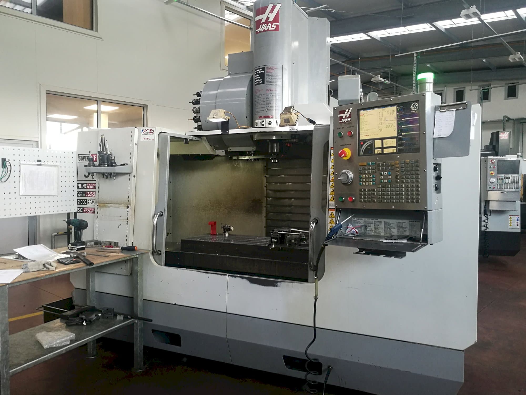 Vooraanzicht van HAAS VF-3SSHE machine