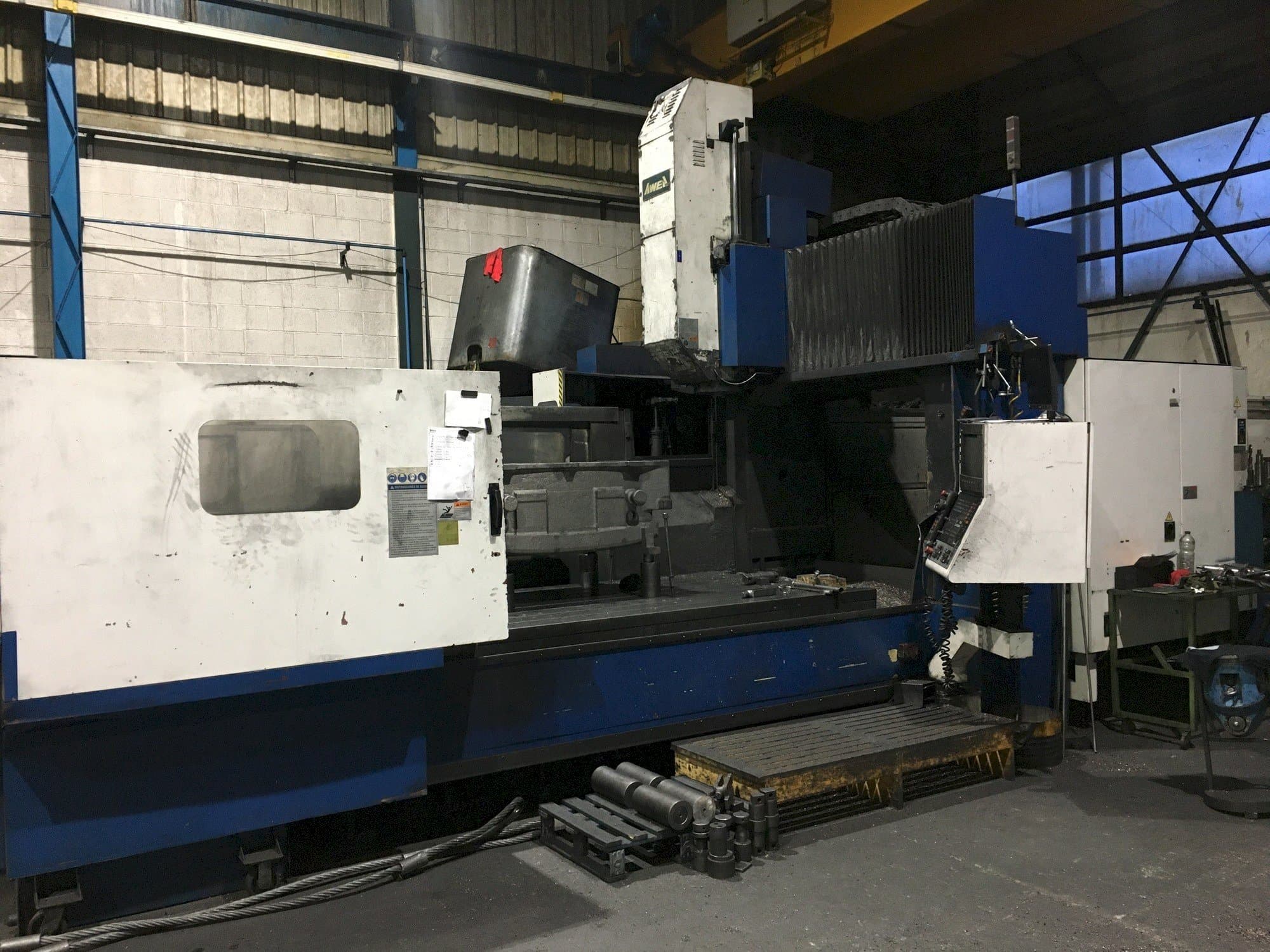 Vooraanzicht van AWEA SP 3016 machine