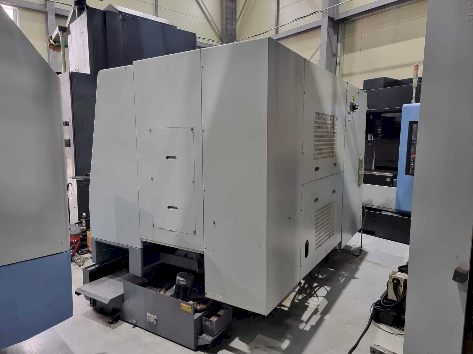 Vooraanzicht van Hyundai Kia SKT250Y machine