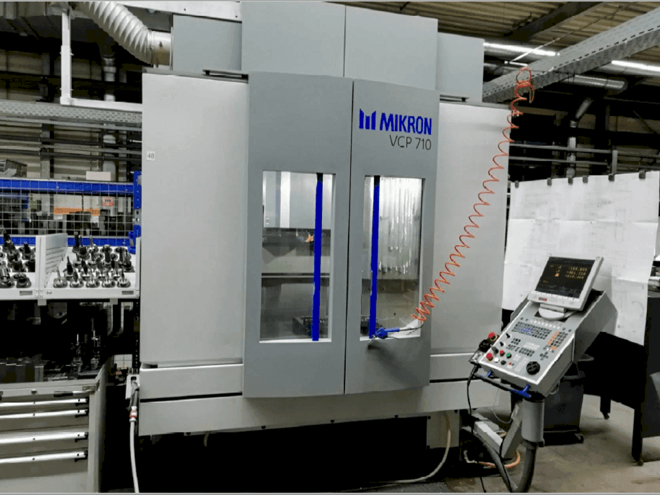Vooraanzicht van MIKRON VCP 710 machine