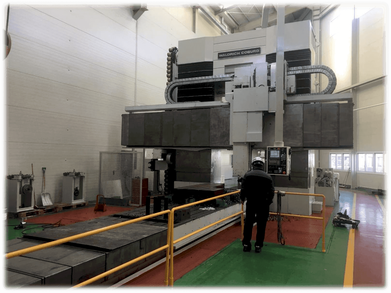 Vooraanzicht van WALDRICH COBURG 14-10FP150NC machine