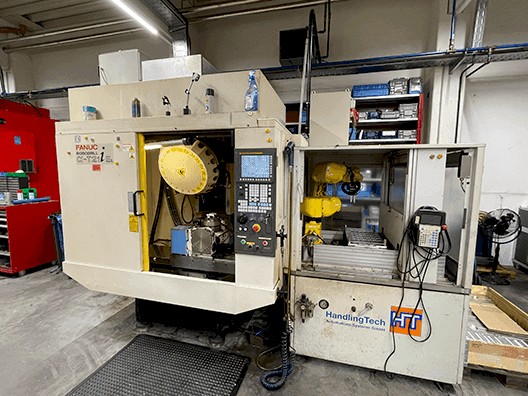 Vooraanzicht van FANUC Robodrill Alpha-T21iEL machine
