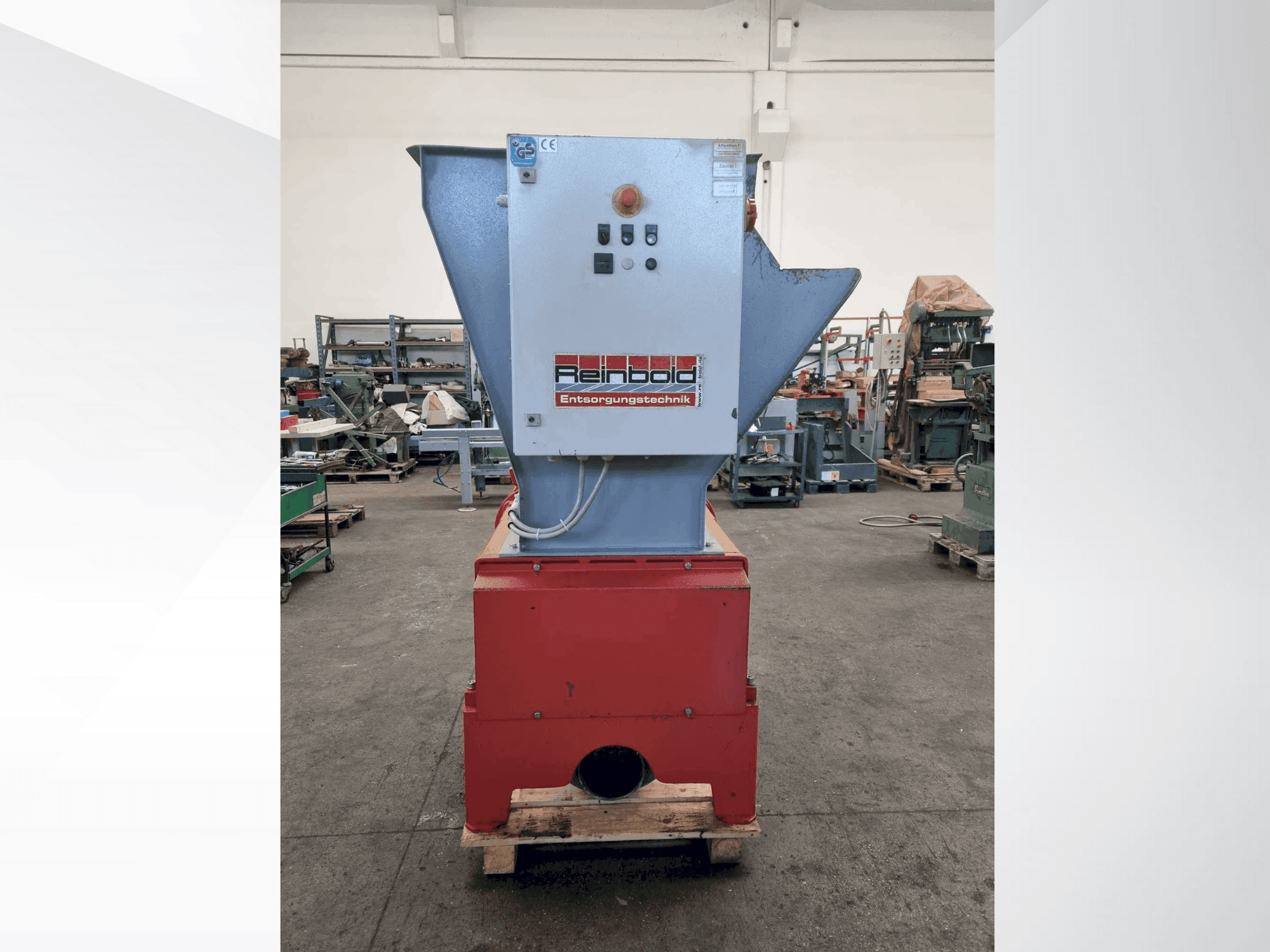 Vooraanzicht  van REINBOLD RMZ 500  machine