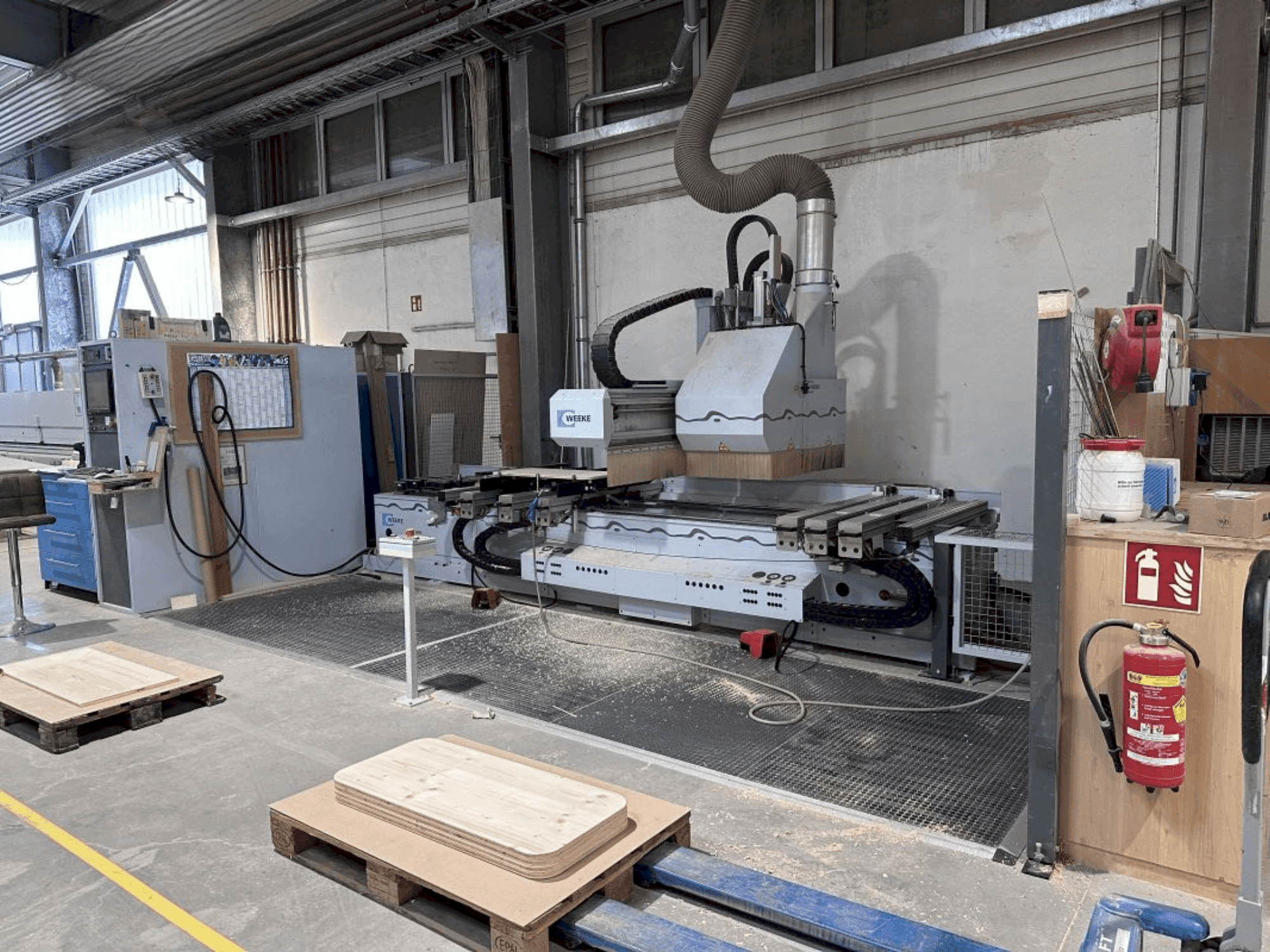 Vooraanzicht van Weeke OPTIMAT BHC 550 machine