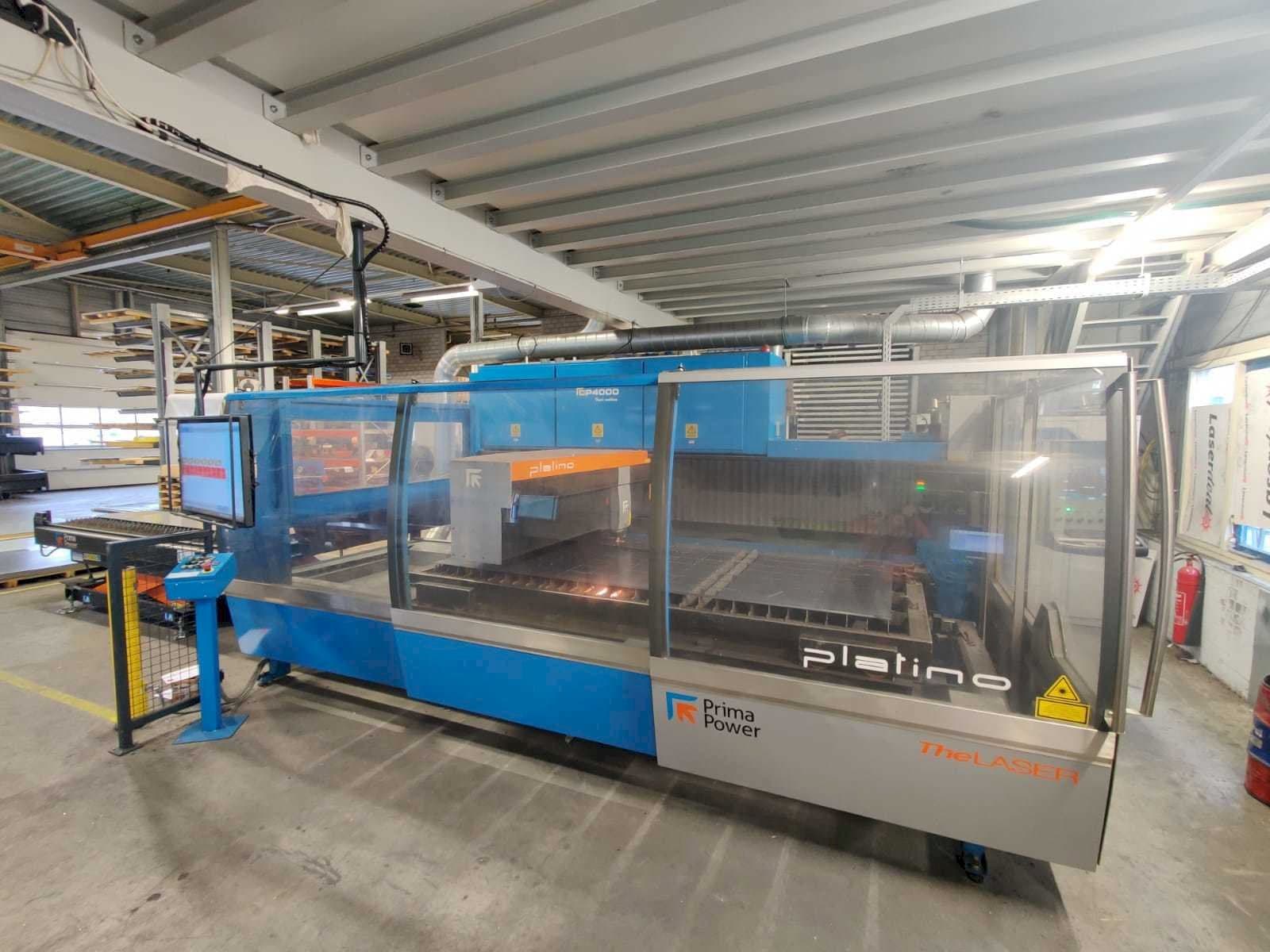 Vooraanzicht van Prima Industrie Platino 1530 machine