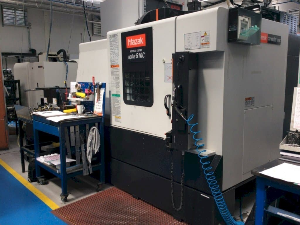 Vooraanzicht van Mazak Nexus VCN 510C machine