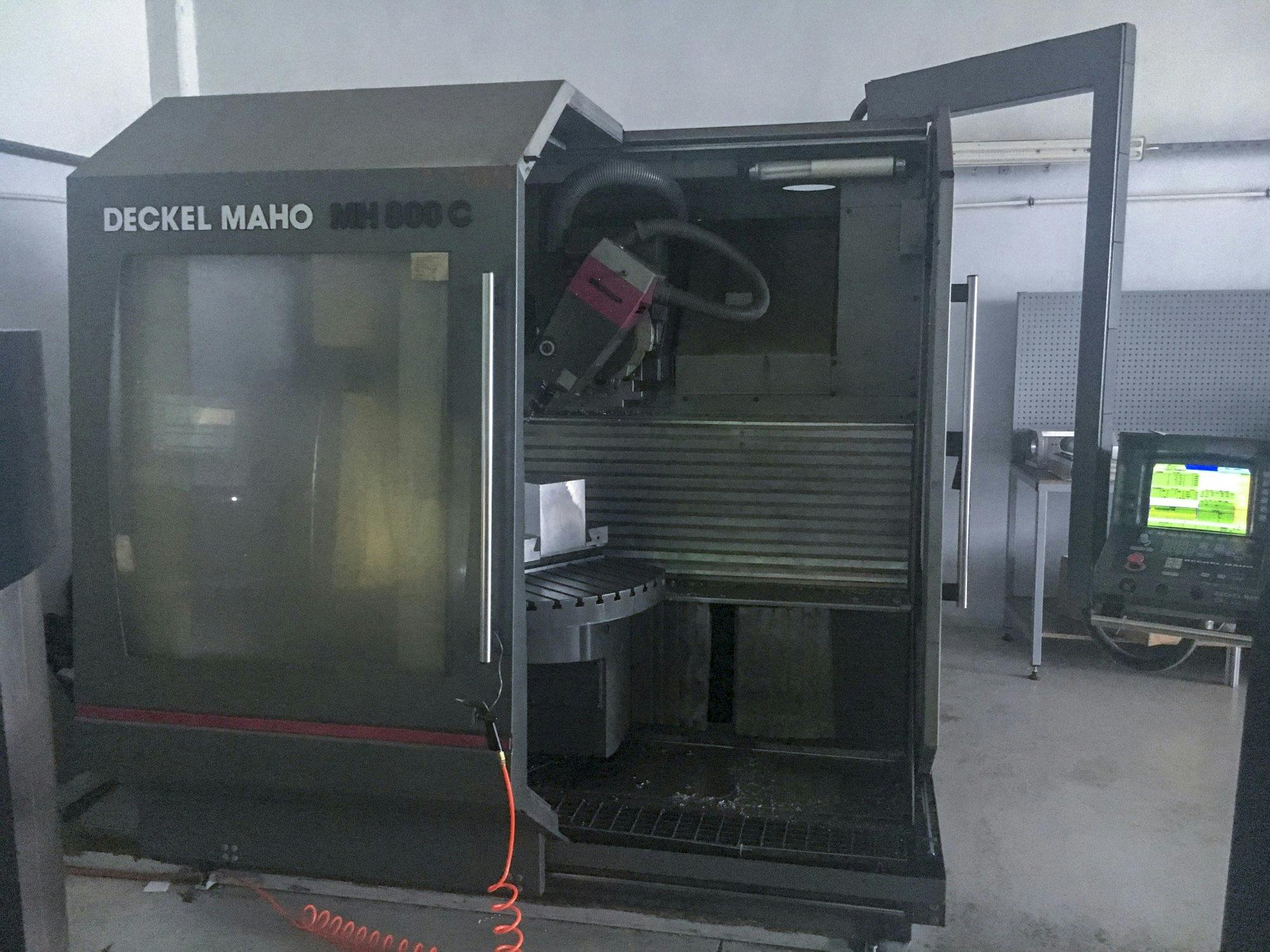 Vooraanzicht  van DECKEL MAHO MH 800 C machine