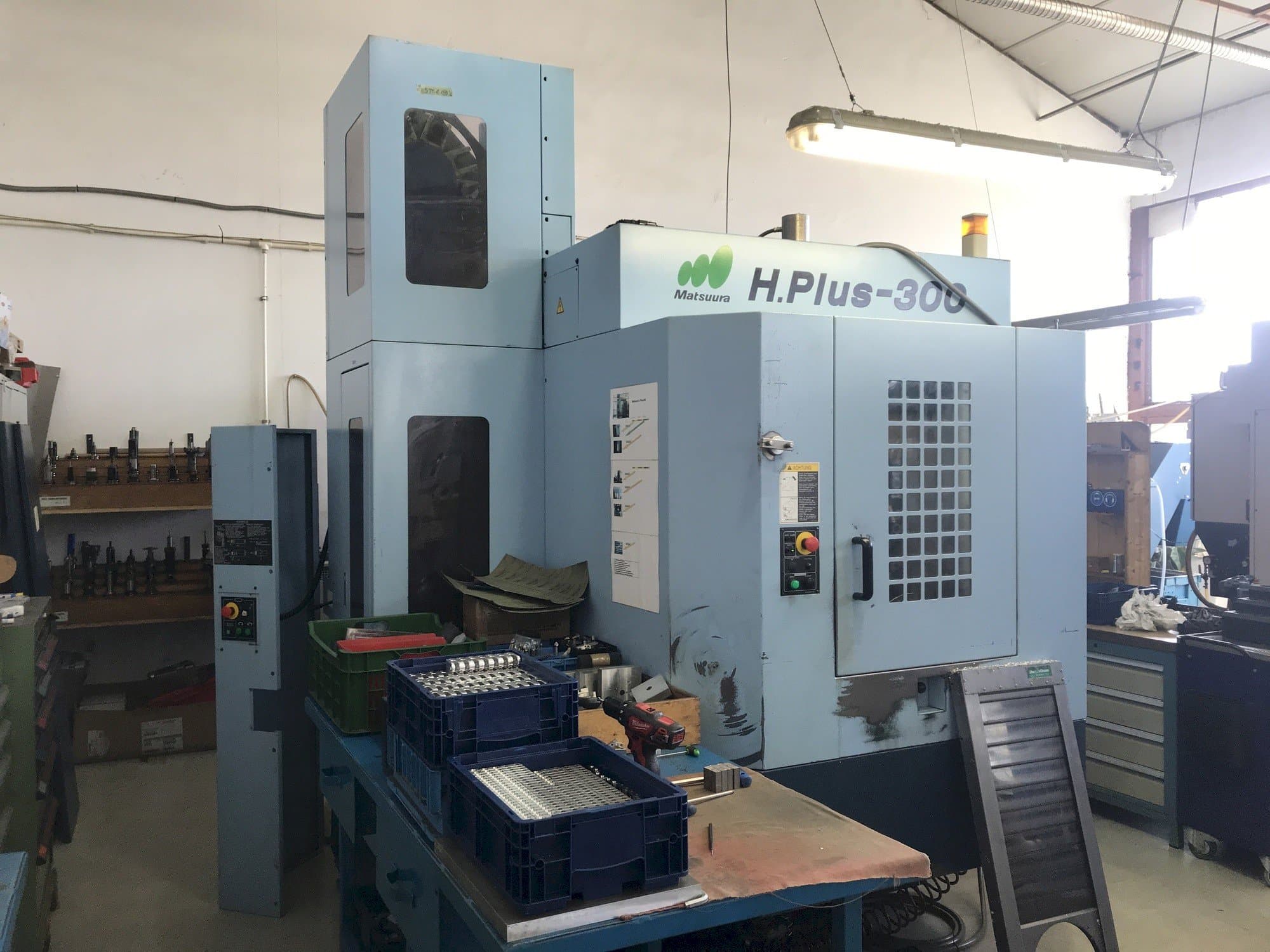 Vooraanzicht van Matsuura H.PLUS-300 machine