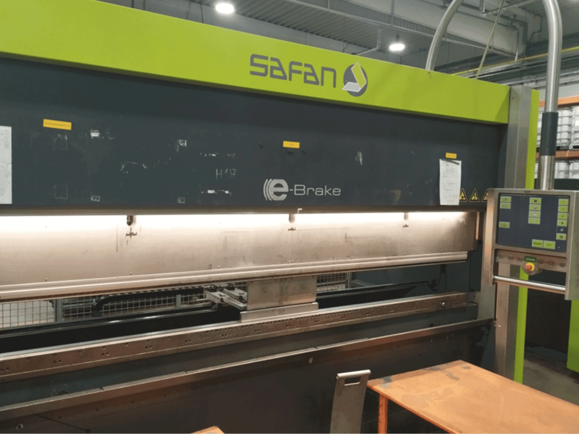 Vooraanzicht van Safan SAFAN E-BRAKE 100-3100 machine