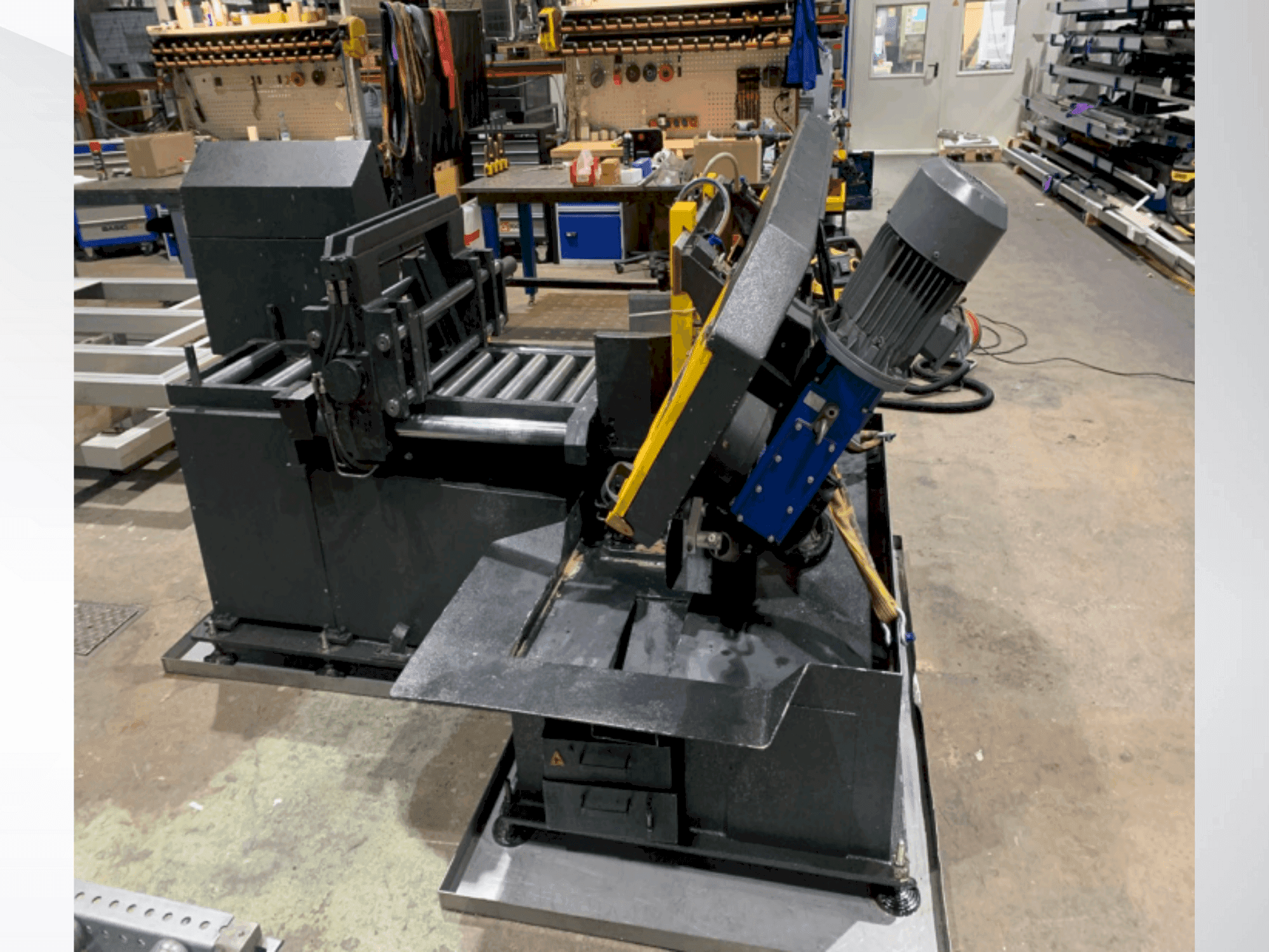 Vooraanzicht  van BEKA-MAK BMSO 320 GH  machine