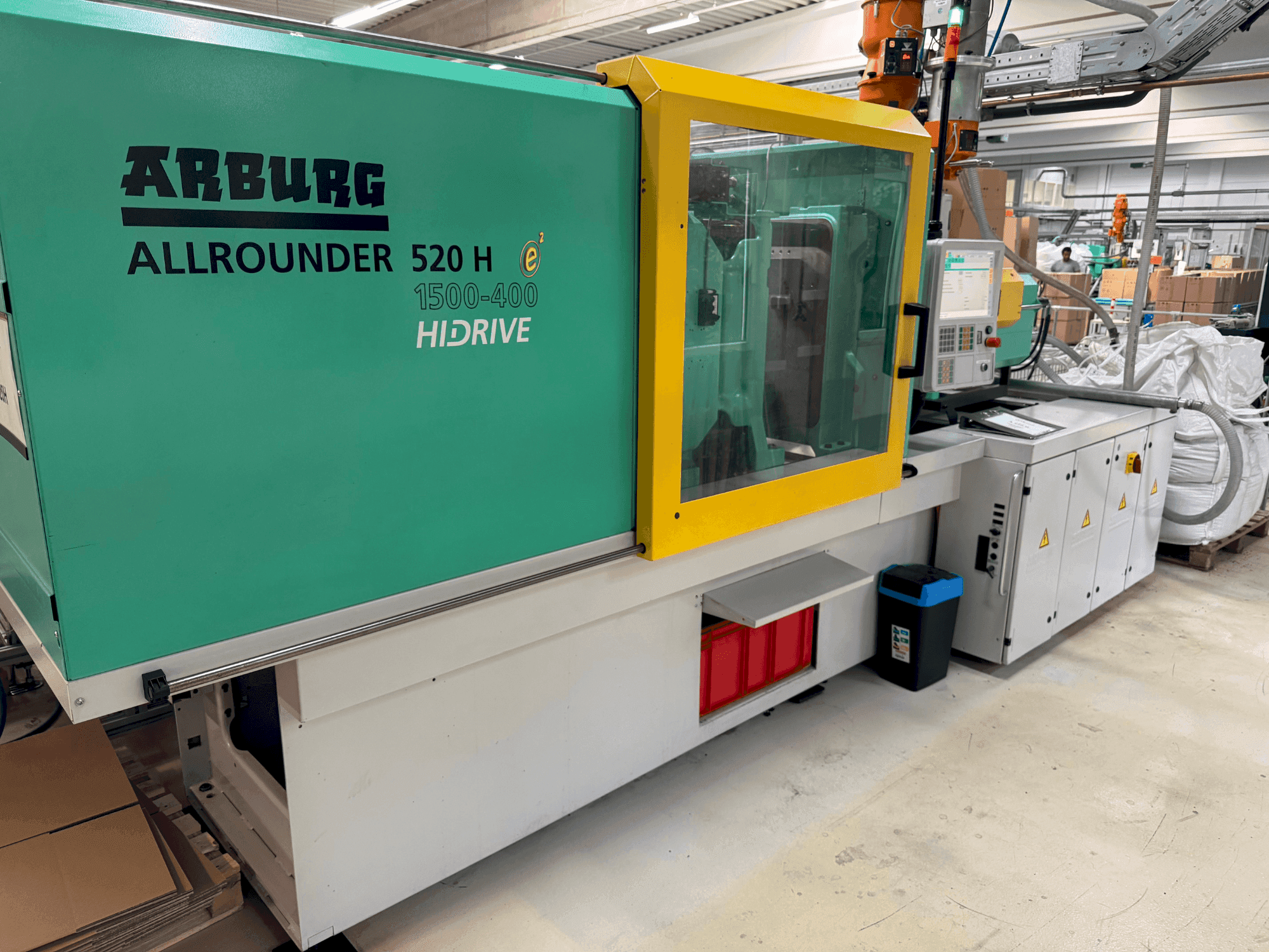 Vooraanzicht van Arburg Allrounder 520H machine