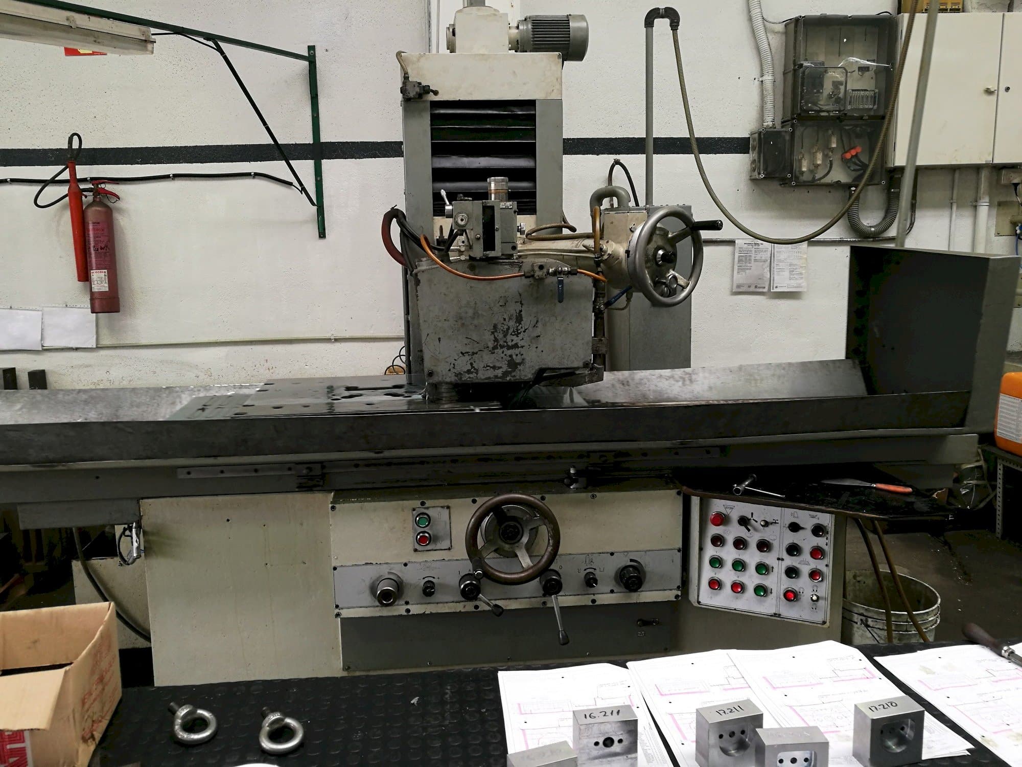 Vooraanzicht van Hidro-Precis RSPA-1200 machine