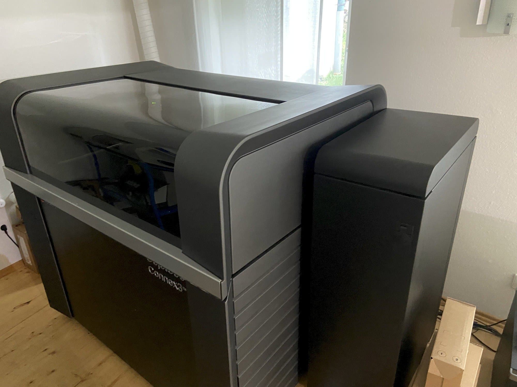 Vooraanzicht  van Stratasys Objet500 Connex3  machine