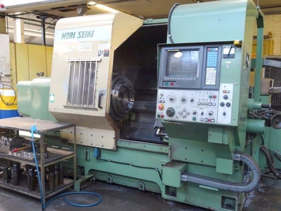 Vooraanzicht van MORI SEIKI Sl65 machine
