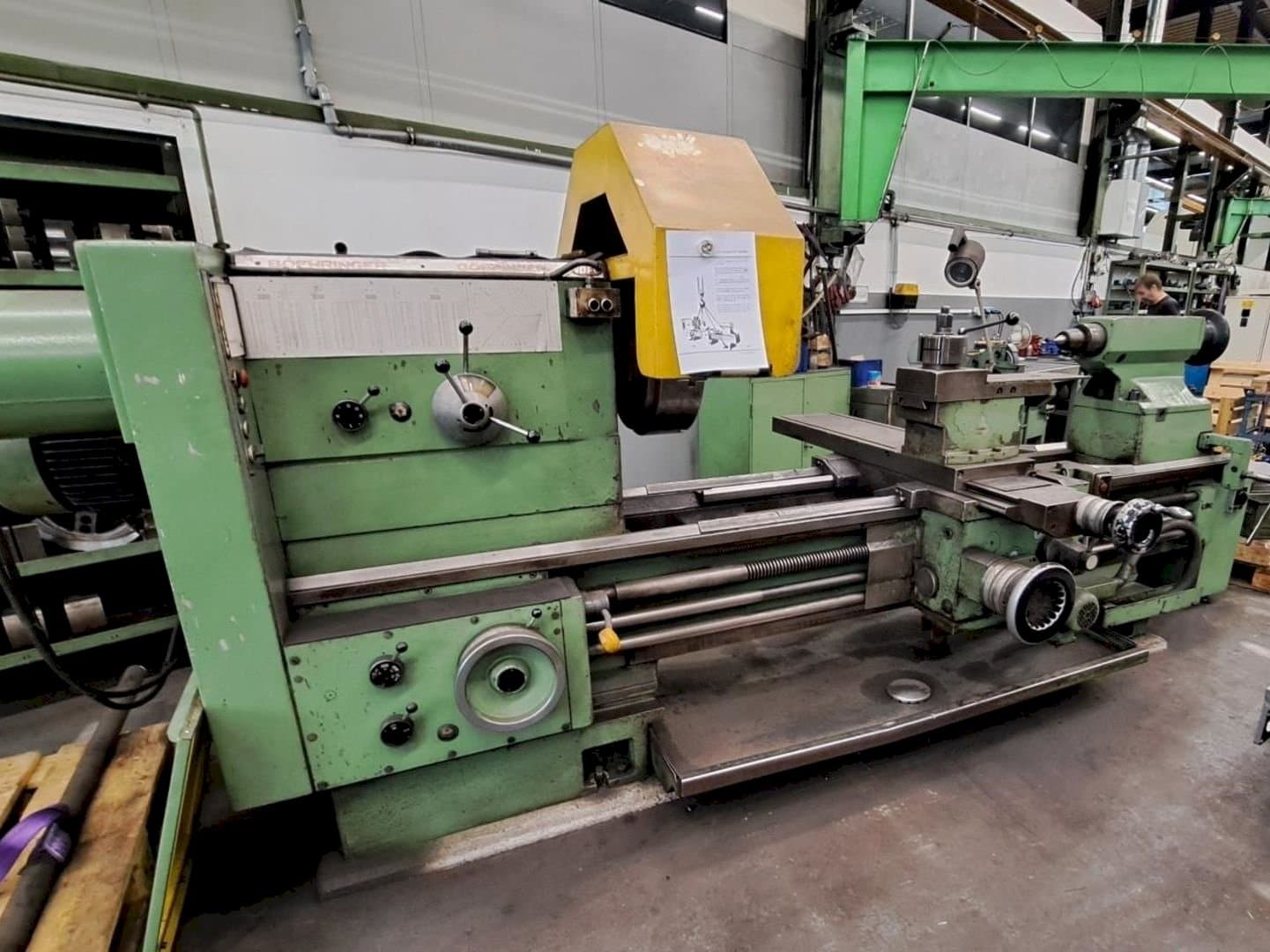 Vooraanzicht van BOEHRINGER VDF V 800 machine