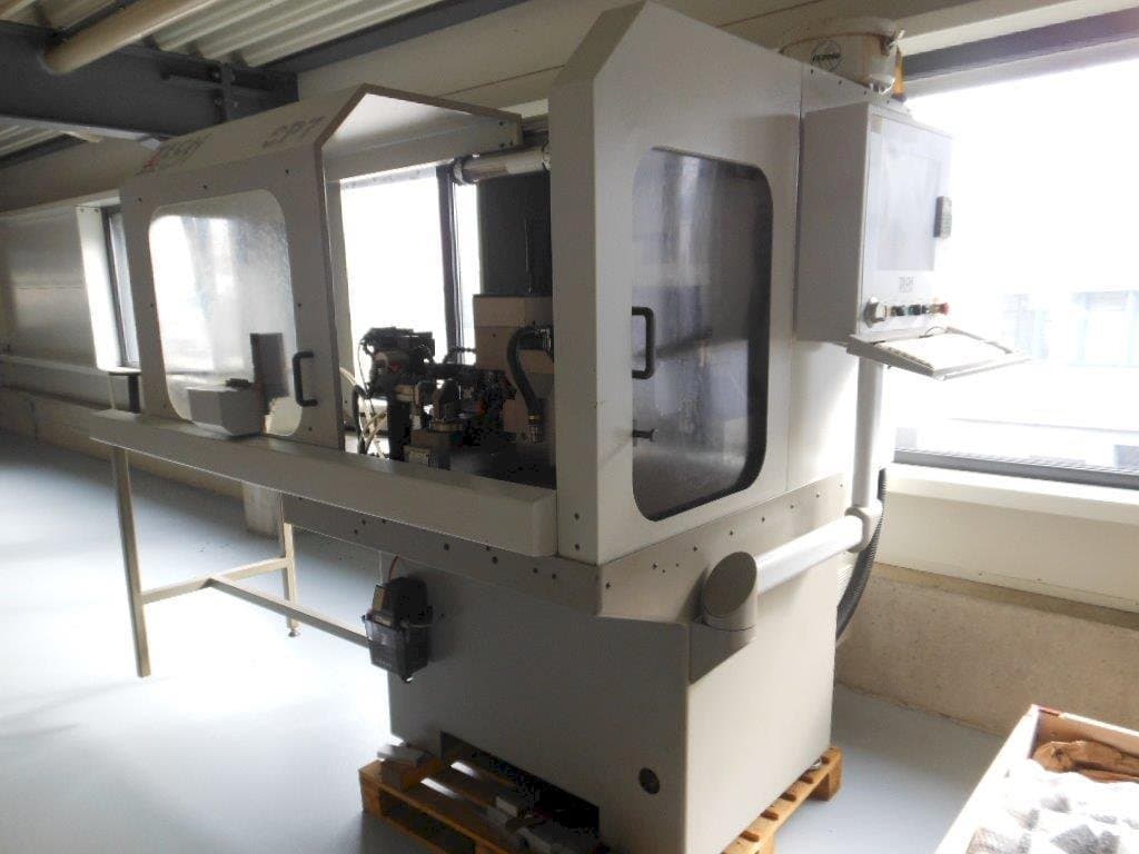 Vooraanzicht van STARTECH SP7 machine