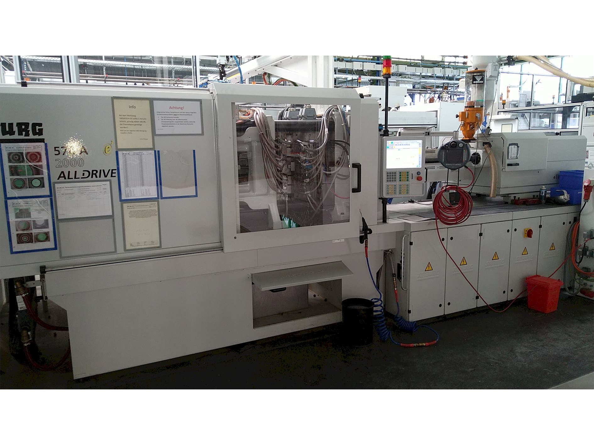 Vooraanzicht van Arburg Allrounder 570 A 2000-800 ALLDRIVE machine