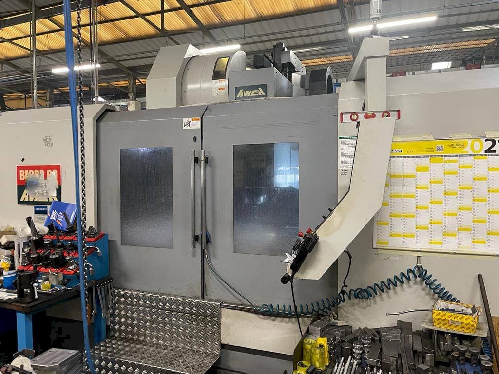 Vooraanzicht van AWEA BM-1600 machine