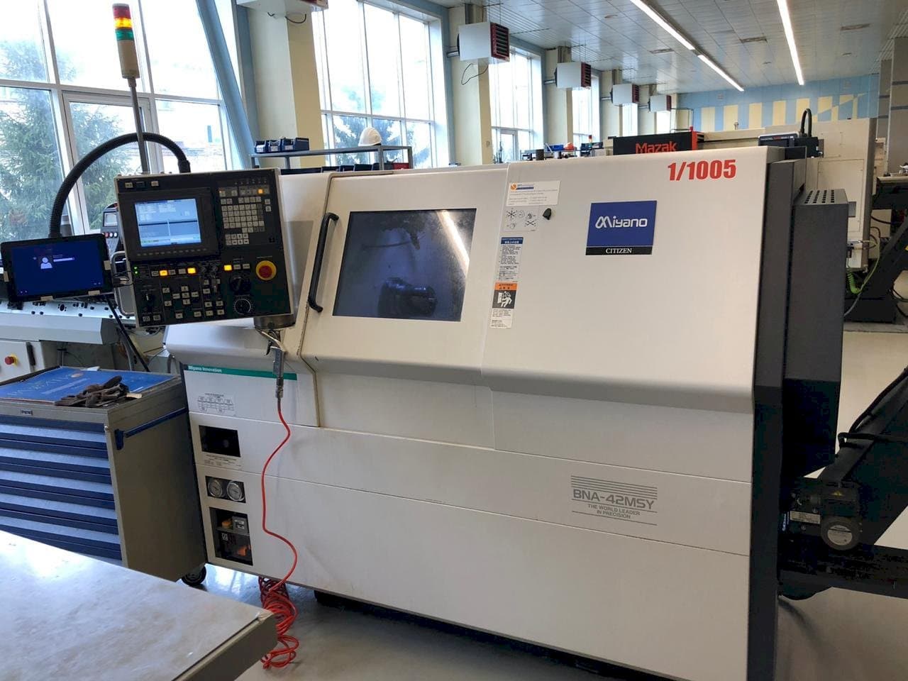 Vooraanzicht van Miyano BNA-42MSY machine