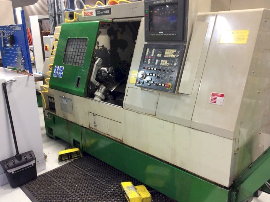 Vooraanzicht van Mazak Super QuickTurn 15MS machine
