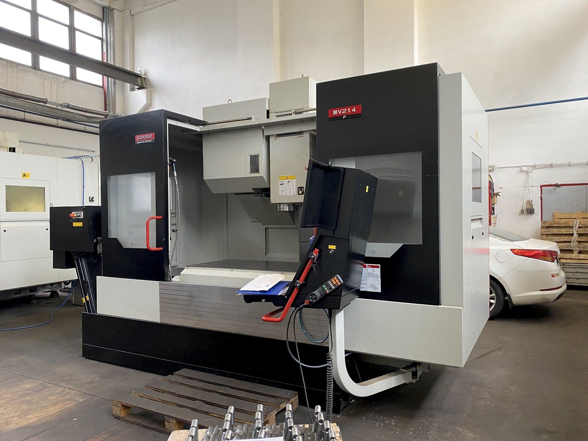 Vooraanzicht van Quaser MV214P/12B machine