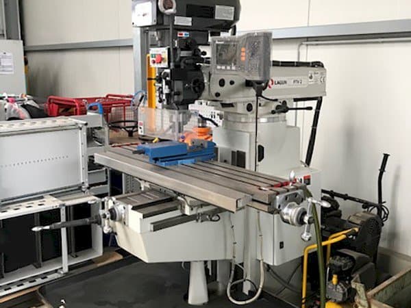 Vooraanzicht van LAGUN FTV2 machine