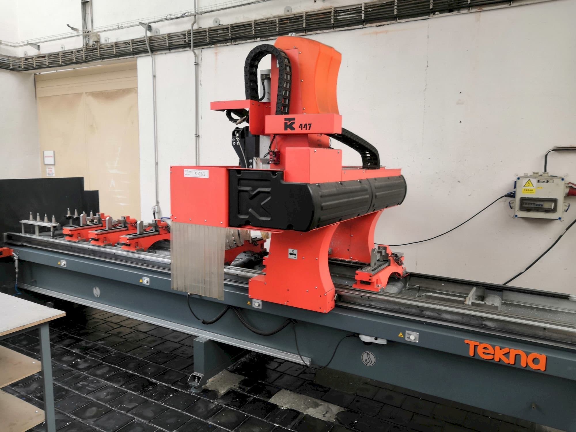 Vooraanzicht  van Tekna TK447/4  machine