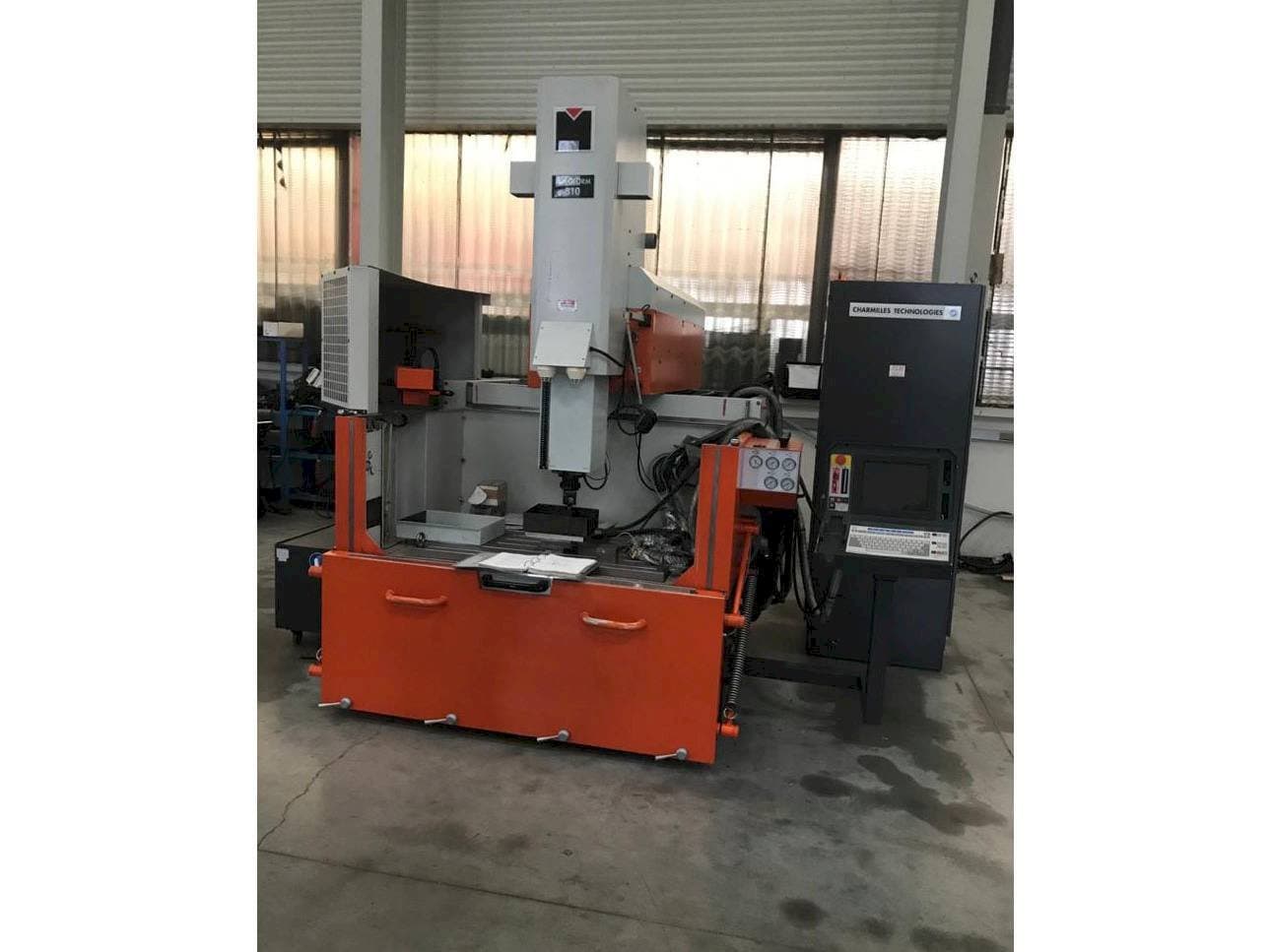 Vooraanzicht van CHARMILLES ROBOFORM 810 machine