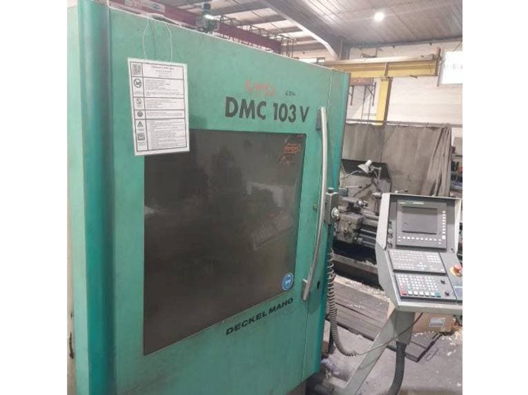 Vooraanzicht van DECKEL MAHO DMC 103V machine