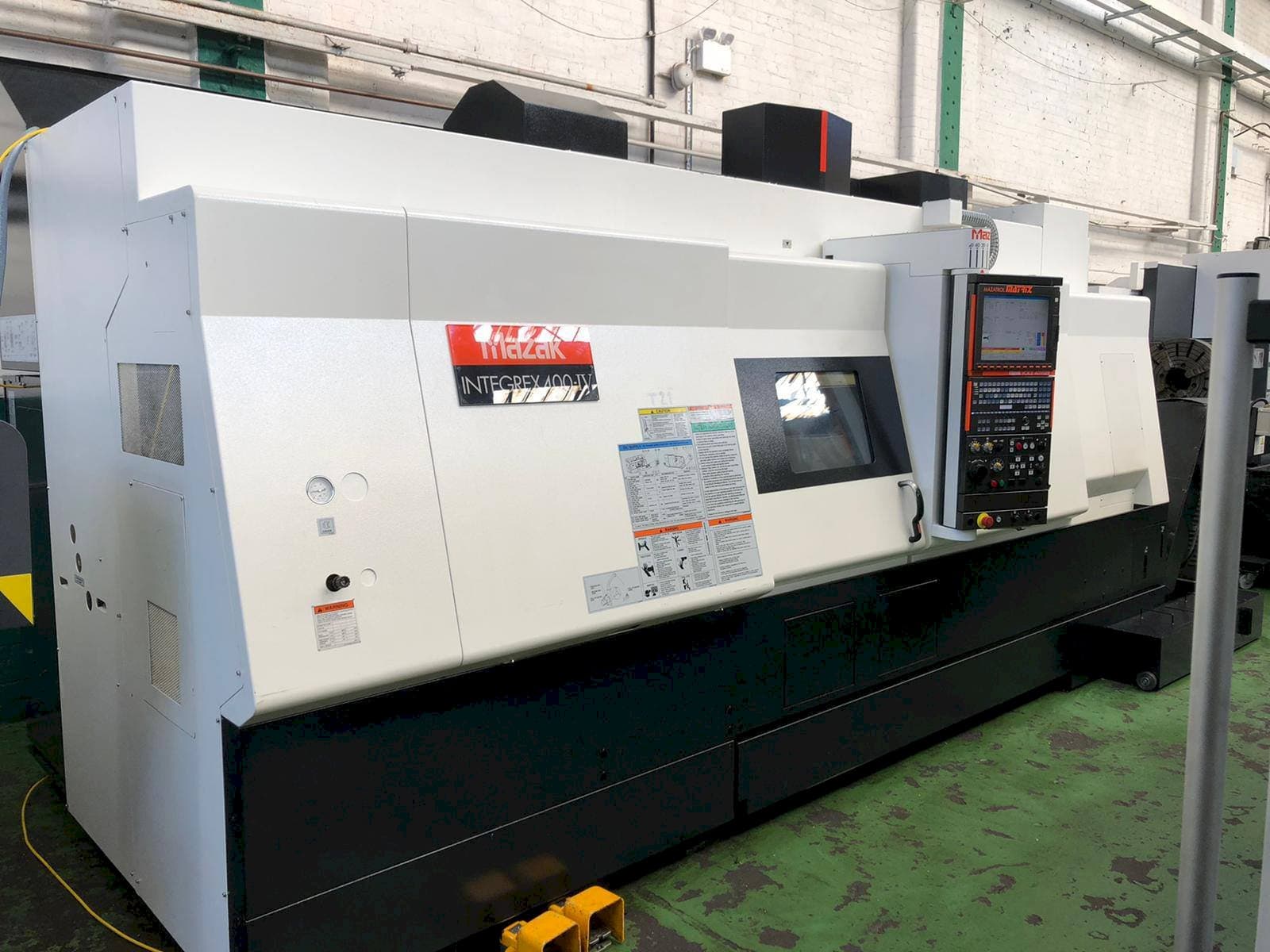 Vooraanzicht van Mazak Integrex 400-IV machine