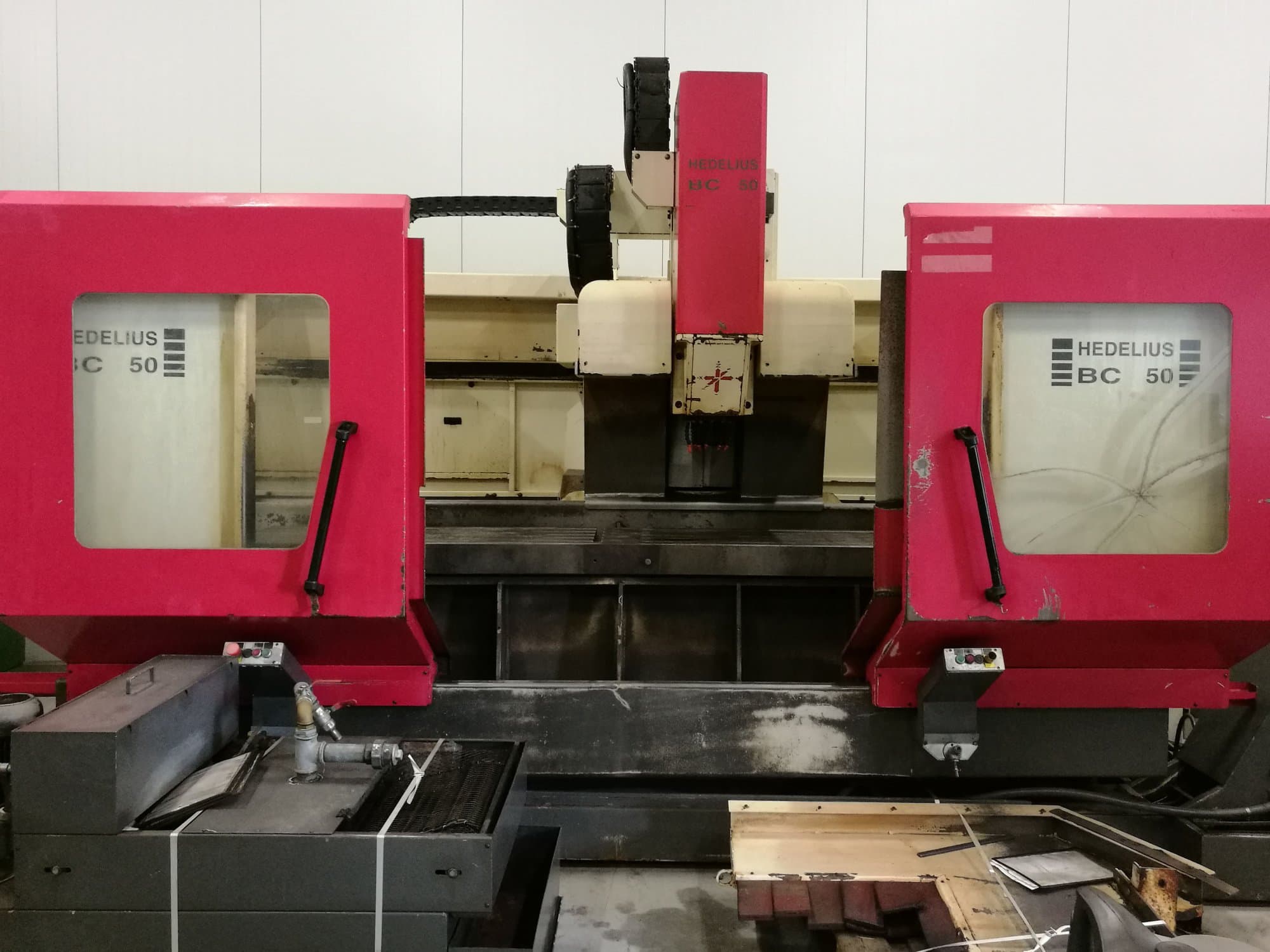 Vooraanzicht van HEDELIUS BC 50 machine