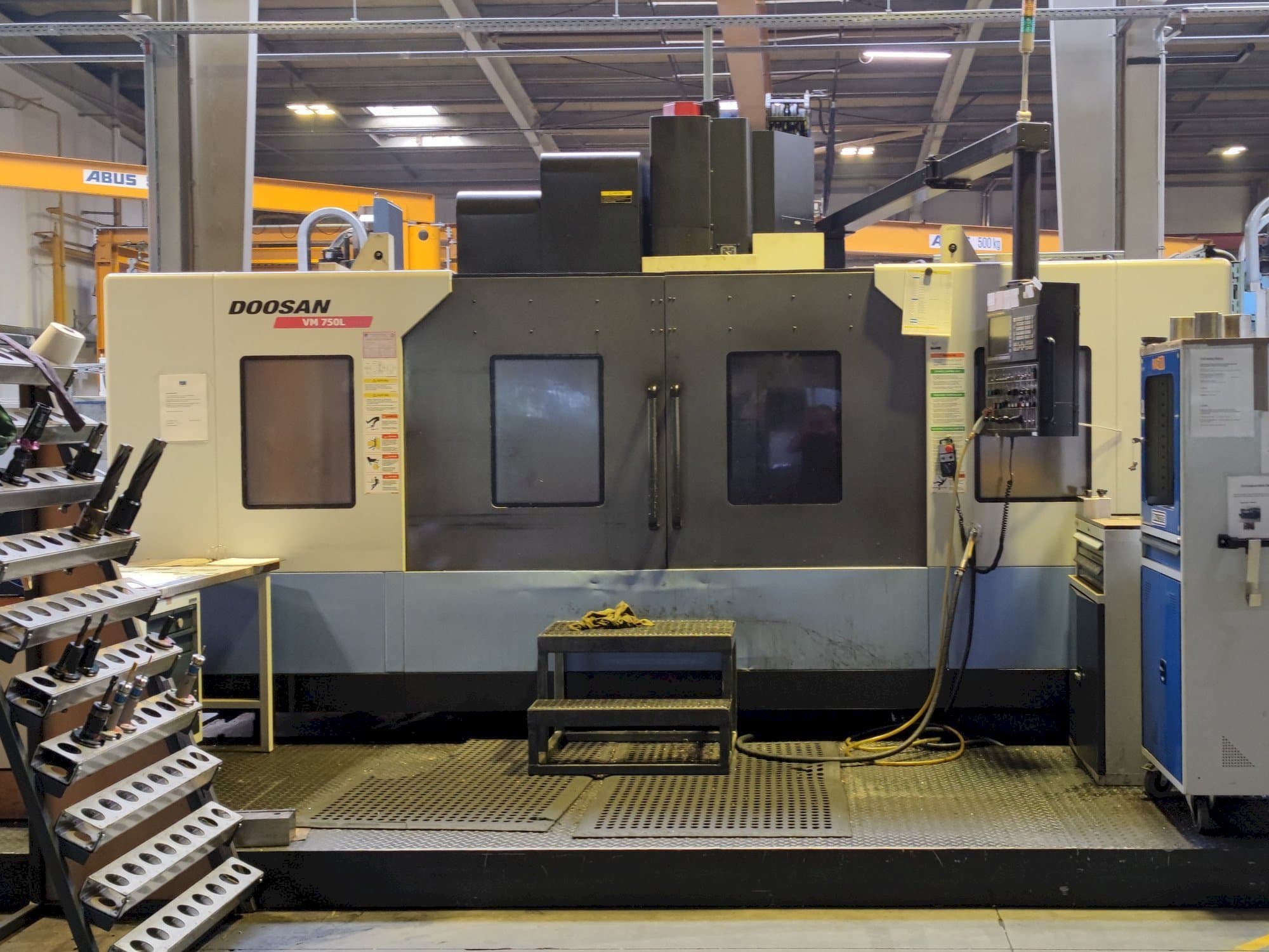 Vooraanzicht van Doosan VM 750L machine