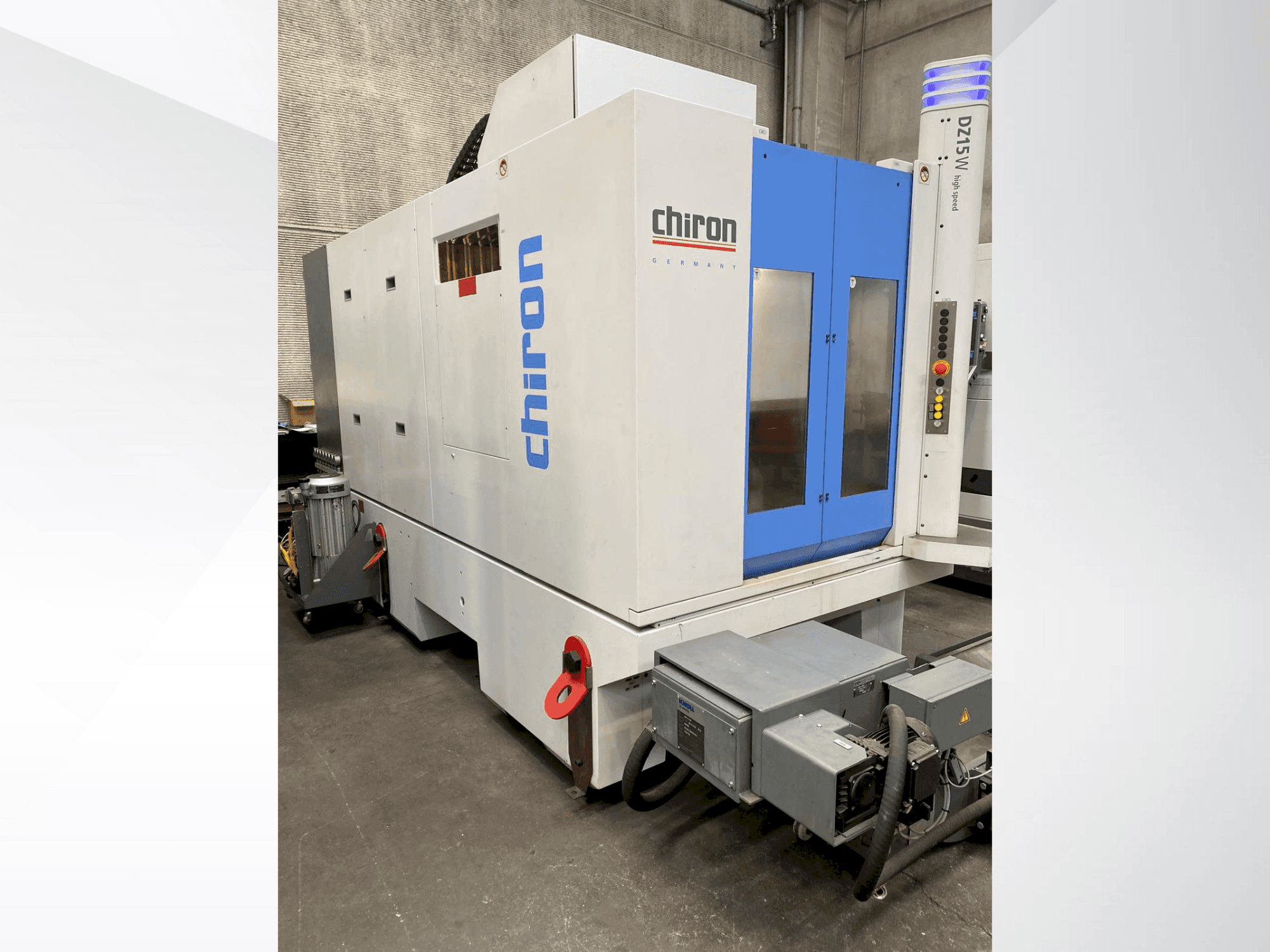 Vooraanzicht van CHIRON DZ15W HS machine